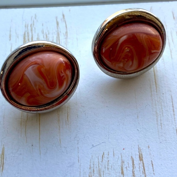 🔴Vintage Silver Orange Marble Clip On Earrings. - Picture 1 of 5